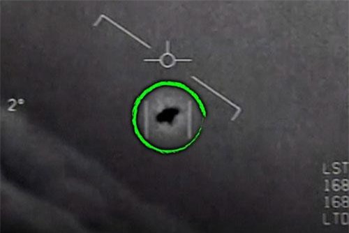 Phi công của Không quân Mỹ tình cờ phát hiện ra UFO kỳ quái