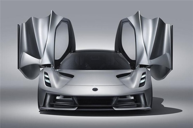 Chiêm ngưỡng vẻ đẹp của siêu xe mạnh 2.000 mã lực, giá 49 tỷ