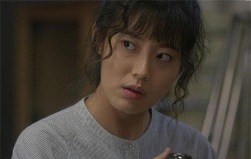 Hành động không thể ngờ được của con dâu phố khiến bố mẹ chồng quê "tê tái cõi lòng"