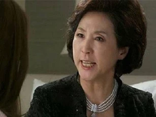 Mẹ chồng liên tục 'dạy dỗ' con dâu, ai ngờ đến ngày họp gia đình con dâu làm điều này khiến bà tái mặt