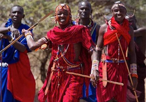 Bộ tộc kỳ quái, đàn ông phải ác chiến với sư tử mới cho ‘tán gái’