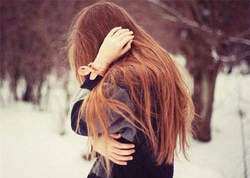 Mẹ chồng sáng sáng chặn cửa, 'soi' quần áo con dâu