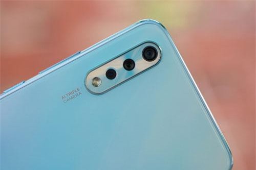 Vivo S1, đối thủ xứng tầm của Samsung Galaxy A50