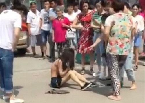 Câu chuyện pháp luật: Biến tướng dịch vụ đánh ghen thuê