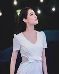 Khoe vong eo cuon mui, Miss Teen Thai Lan khien CDM 