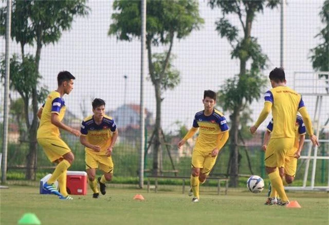 Ngôi sao U22 Việt Nam “choáng” vì SEA Games tổ chức trên sân cỏ nhân tạo - 1