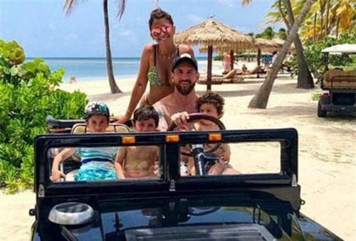 Cận cảnh kì nghỉ hè sang chảnh thượng hạng của Messi