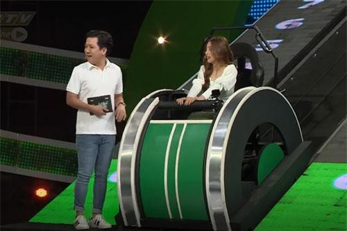 ‘Phì cười’ khi xem Trường Giang hỏi xoáy chuyện tình cảm của bạn gái Quang Hải