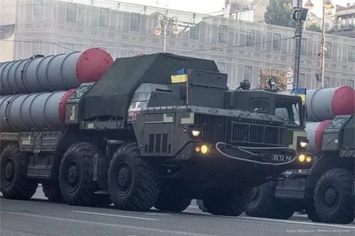 Tổ hợp tên lửa phòng không tầm xa S-300 của Quân đội Ukraine. Ảnh: Defence Blog.