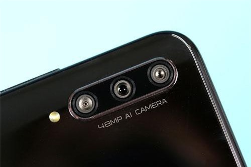 Smartphone 3 camera sau, pin 4.000 mAh, RAM 8 GB, giá hơn 7 triệu