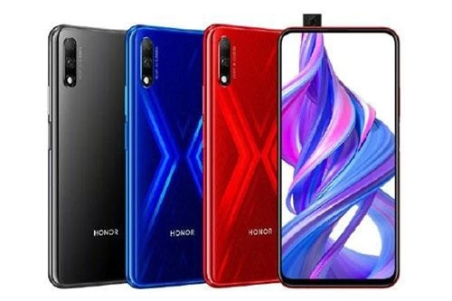 Honor 9X có 3 màu đen, xanh và đỏ, lên kệ tại Trung Quốc vào ngày 30/7. Giá bản của phiên bản RAM 4 GB/ROM 64 GB là 1.399 Nhân dân tệ (tương đương 4,73 triệu đồng). Phiên bản RAM 6 GB/ROM 64 GB có giá 1.599 Nhân dân tệ (5,40 triệu đồng). Để sở hữu phiên bản RAM 6 GB/ROM 128 GB, khách hàng phải chi 1.899 Nhân dân tệ (6,42 triệu đồng).