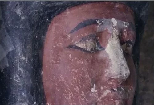 Điều bất thường gây kinh ngạc trong hầm mộ hơn 4.000 năm tuổi.