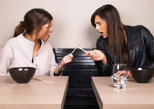 Kinh hoàng khi sống với em chồng