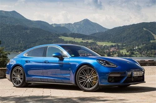 9. Porsche Panamera.