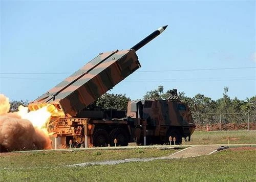 Pháo phản lực phóng loạt ASTROS II. Ảnh: Defence Blog.