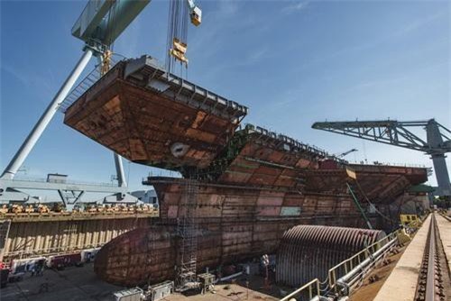 Mỹ đóng sắp xong siêu tàu sân bay Ford thứ hai, Nga mới có mô hình