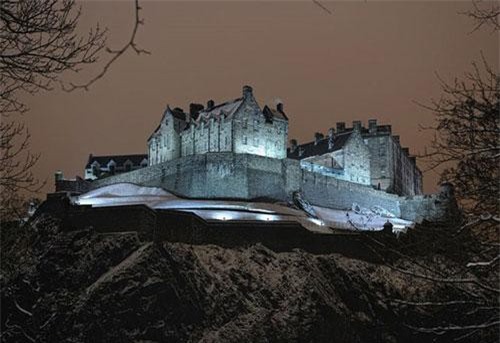 12 lâu đài ma ám đáng sợ trên thế giới