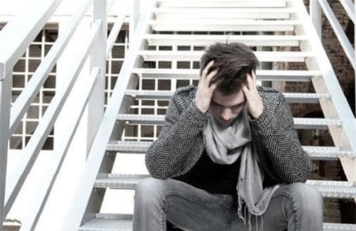 Tôi đang sống leo lắt như quái vật, bệnh hoạn và đầy bi quan