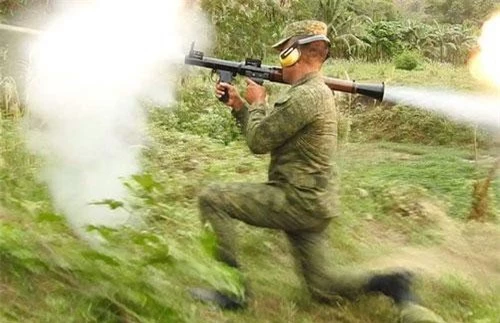 "Quân đội Philippines đang mong đợi chuyến tàu hàng chở các lô súng phóng lựu chống tăng RPG-7V2 do Nga sản xuất sẽ cập cảng trong vài ngày tới", Bộ Quốc phòng Philippines cho hay. Nguồn ảnh: MaxDefense