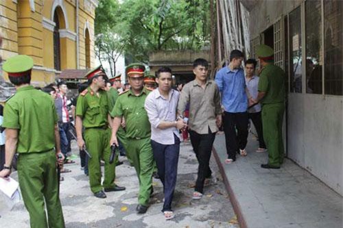 Nhận diện tội phạm: Giết người vì bị chiếu đèn pha vào mặt