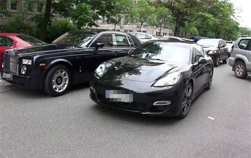 "Rinh" siêu xe chục tỷ, đại gia Việt phải trả phí bằng số tiền mua một chiếc xe sang