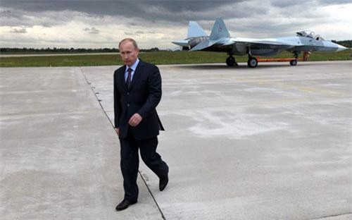 "Vung tay quá trán" công nghiệp quốc phòng Nga lâm cảnh nợ nần