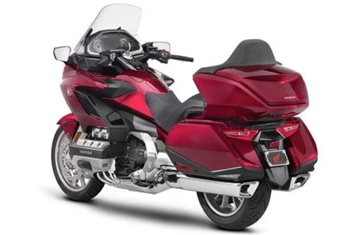 9. Honda GL1800 Gold Wing Touring Deluxe 2019 (giá: 35.999 euro).