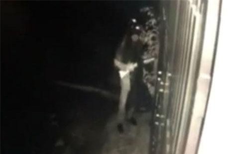 Đồng Nai: Nam thanh niên dùng súng hoa cải bắn liên tiếp vào nhà dân