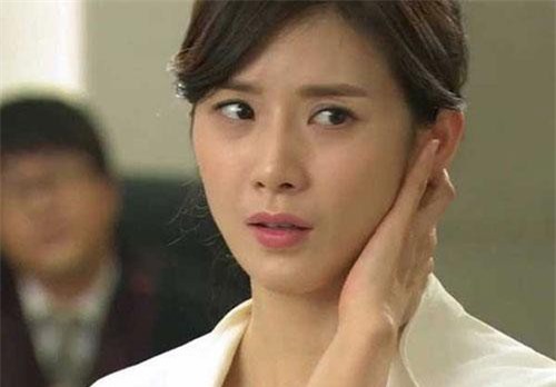 Từ chối chăm mẹ chồng ốm vì có lý do chính đáng, tôi lĩnh trọn cái tát 'cháy mặt' từ chồng