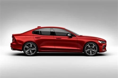 4. Volvo S60 R-Design 2019 (điểm: 7,1/10).