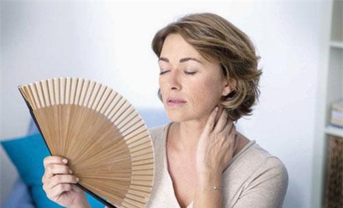 Bốc hỏa ở phụ nữ mãn kinh