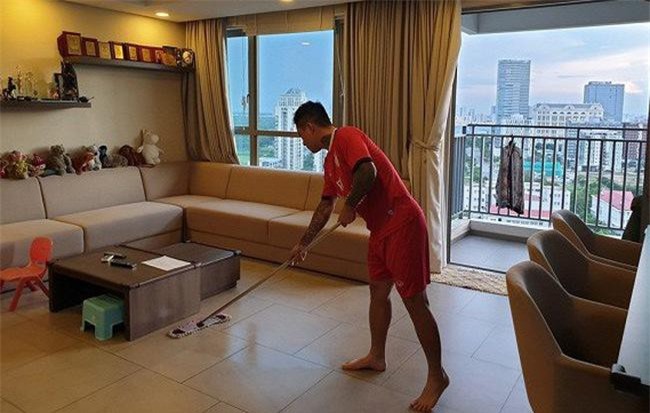 Tự nguyện làm việc nhà giúp vợ đang bầu bì, Tuấn Hưng phát ngôn đầy chí lý khiến đấng mày râu phải học tập