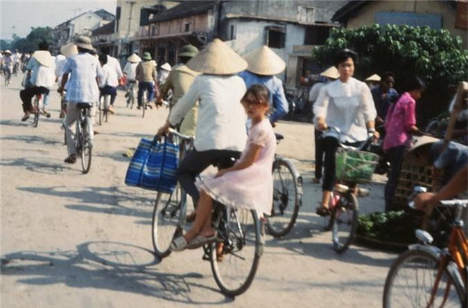 Ảnh cực độc về xe đạp ở Hà Nội năm 1990 Anh cuc doc ve xe dap o Ha Noi nam 1990