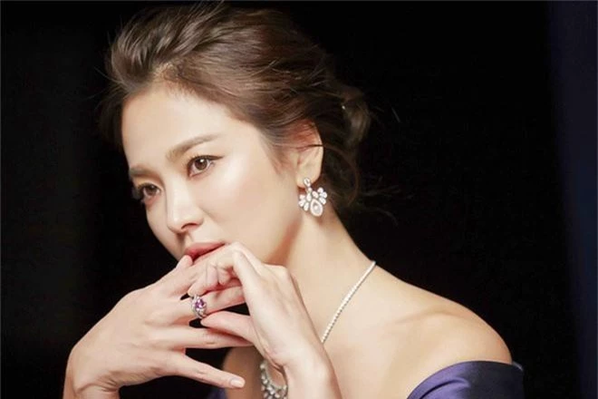 Hết bị đồn ngoại tình lại đến cặp kè đại gia, Song Hye Kyo cuối cùng đã có động thái đáp trả cực gắt - Ảnh 1.