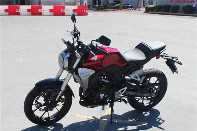 Kham pha Honda CB300R 2019 vua ra mat voi gia hon 110 trieu dong hinh anh 2