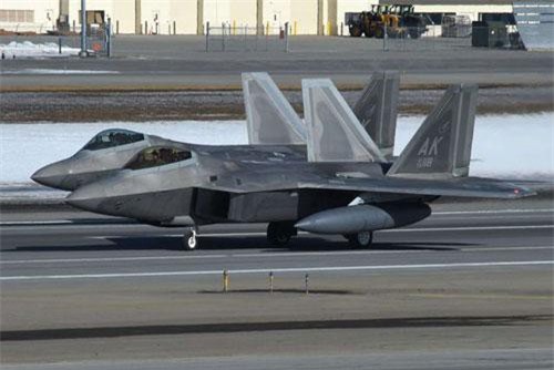 Phi công Mỹ diễn tập "ghế nóng" trên máy bay chiến đấu F-22