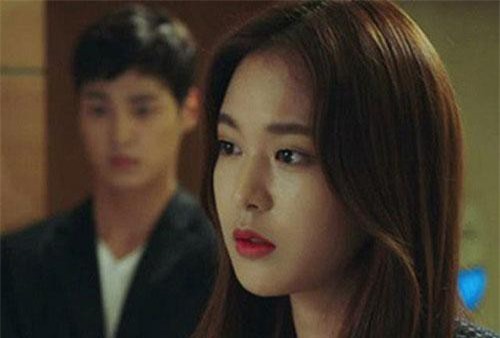 Mệt mỏi vì người yêu cũ của chồng quấy phá