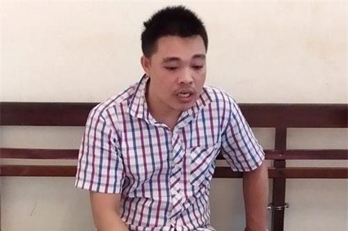 Hà Nội: Khống chế tên cướp kề dao vào cổ nữ nhân viên tạp hóa