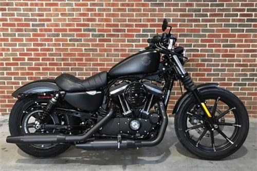 4. Harley-Davidson Iron 883 2019 (giá: 8.999 USD).