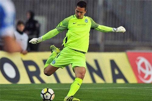 Filip Nguyễn chưa thể nhập tịch, HLV Park Hang Seo vẫn tin ở Văn Lâm