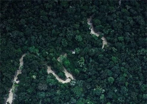 Ảnh lạ ghi lại cuộc sống thổ dân ở rừng rậm Amazon - ảnh 10