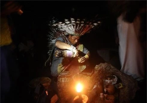 Ảnh lạ ghi lại cuộc sống thổ dân ở rừng rậm Amazon - ảnh 2