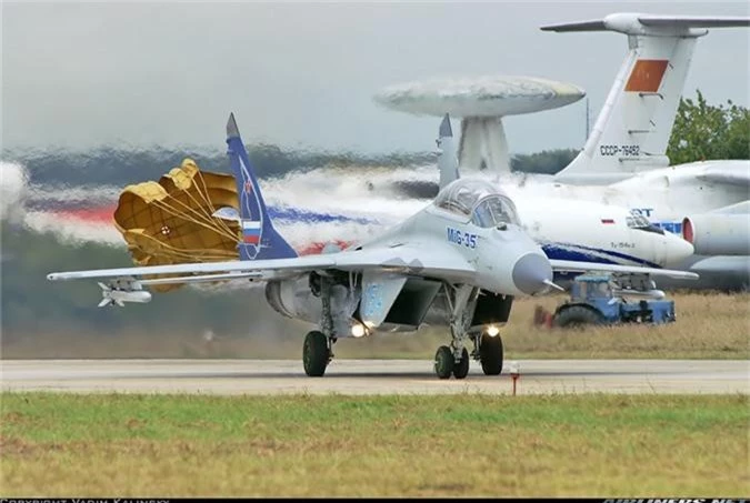 Day la nhung ly do khien MiG-35 thua suc “ban tan xac” F-35-Hinh-4