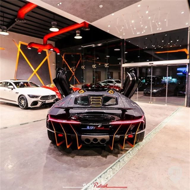 Lamborghini siêu hiếm lên chợ xe cũ với giá gấp đôi ban đầu - Ảnh 4.