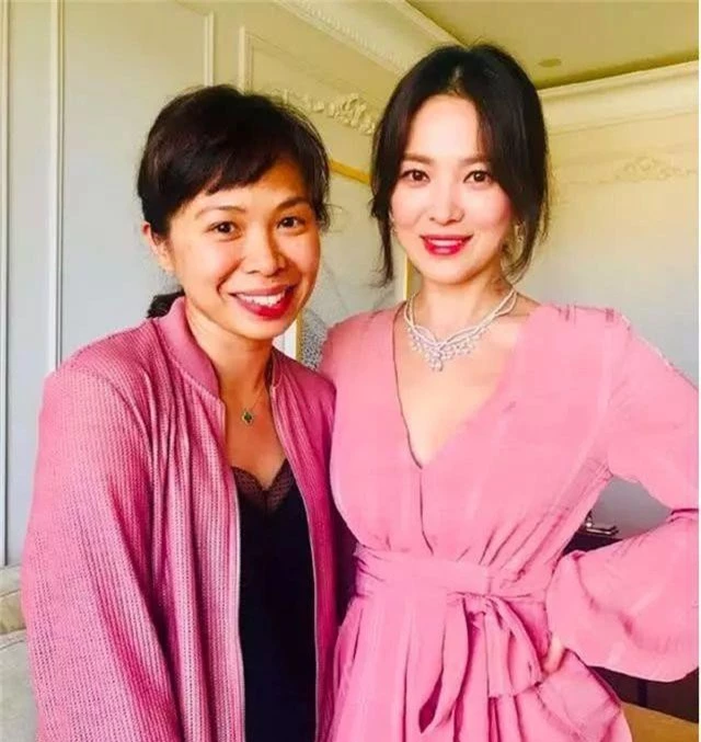 Song Hye Kyo lại khiến fan ngất ngây với loạt ảnh lả lơi, gợi cảm - 7