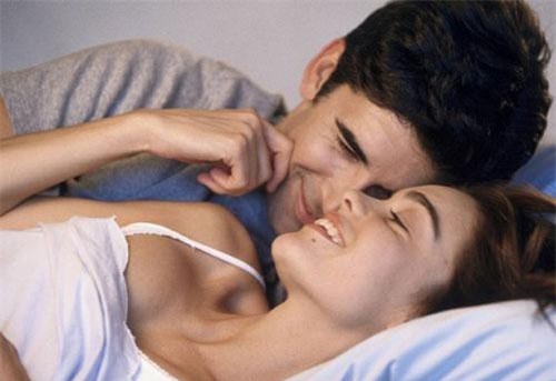 Thuê cô gái làng chơi đóng giả làm người yêu, ai dè ngủ với em 1 đêm thì mẹ hốt hoảng báo tin sốc