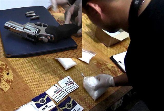 Bình Dương: Phát hiện súng, đạn, chất nghi ma tuý trong căn nhà không số