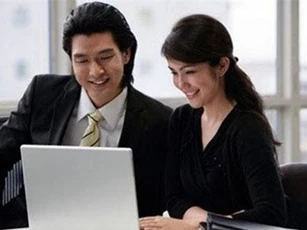 Giọt nước mắt đắng cay ngày chồng "khoe" được tăng lương