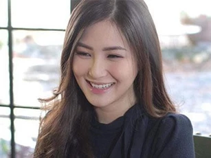 Sau khi thông báo "đã sinh con", Hương Tràm tiếp tục khoe diện mạo của thiên thần nhỏ, tiết lộ điều bất ngờ hơn nữa