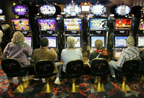 Hồ sơ interpol: Sức hấp dẫn và mặt trái của máy đánh bạc